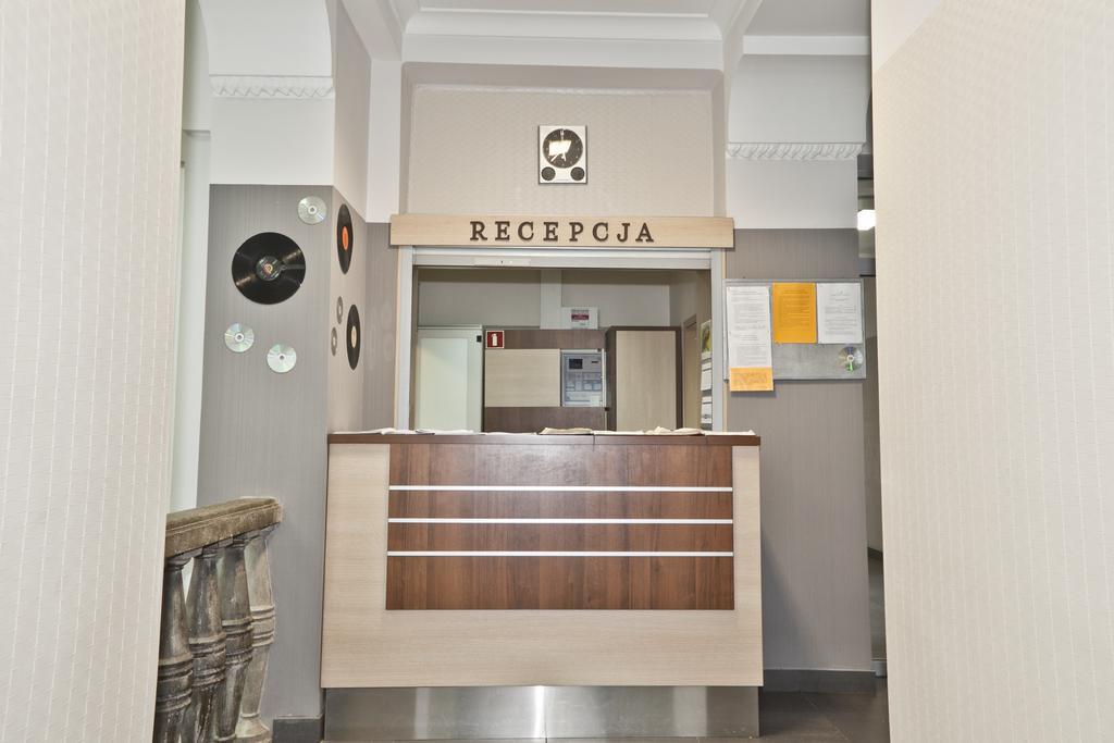 Hostel Dom Studencki Akademia Muzyczna Krakau Exterior foto